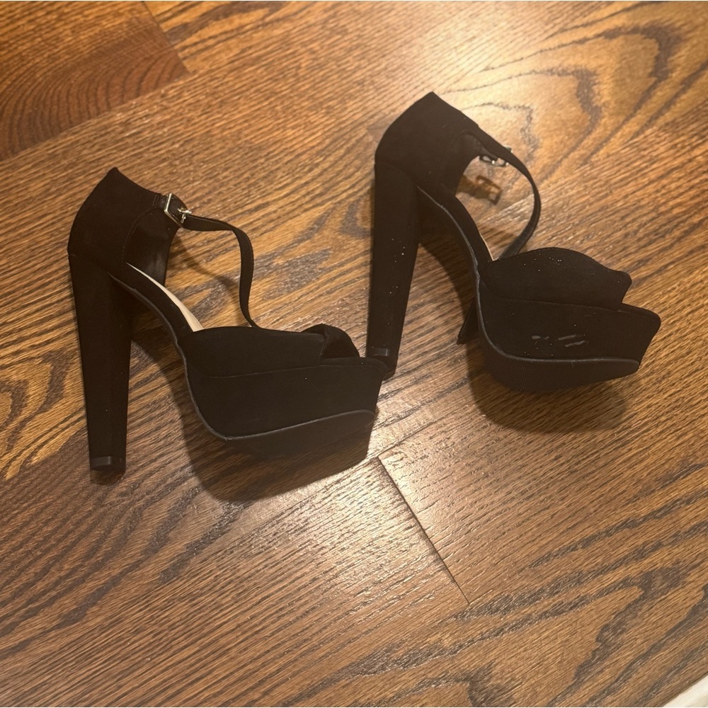 Platform heels - Picture 2 of 4